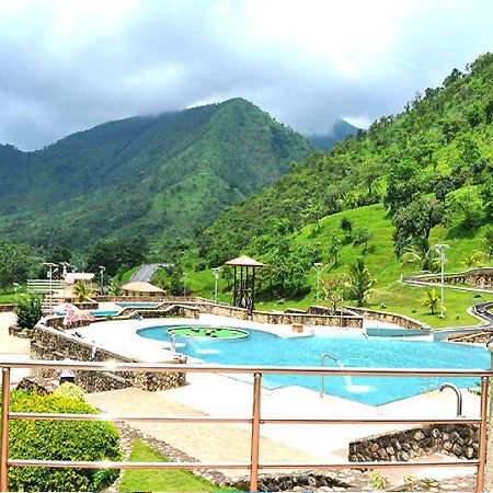 Tinapa Lakeside Hotel Калабар Екстер'єр фото