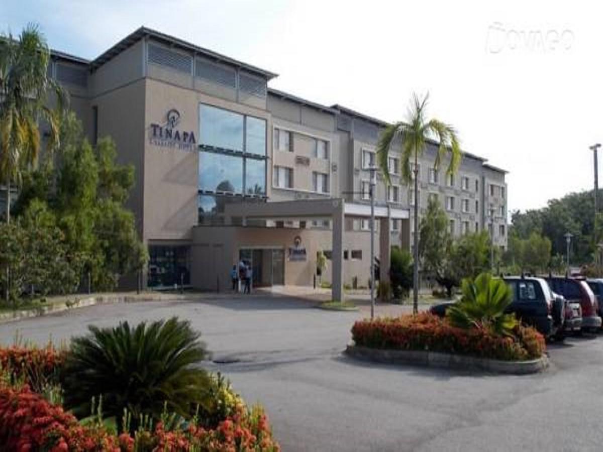 Tinapa Lakeside Hotel Калабар Екстер'єр фото